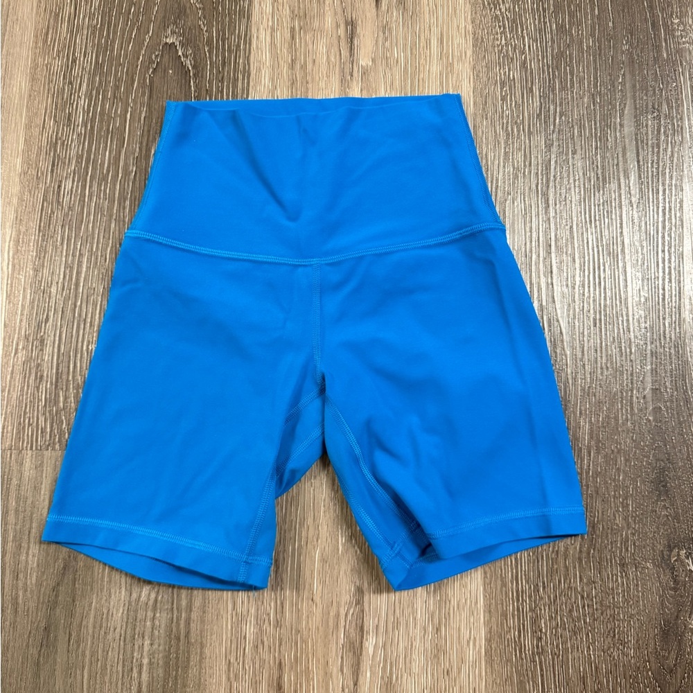 Lululemon Poolside Align Shorts - Picture 2 of 2